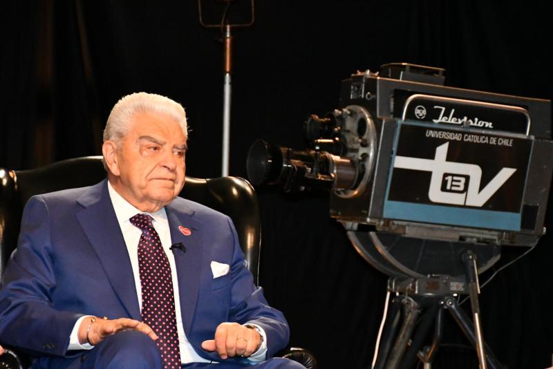 Agencia Uno - Don Francisco se mostró molesto en Chile.