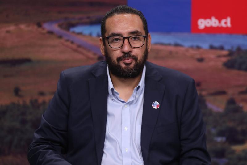 Agencia Uno - Ministro de Educación, Nicolás Cataldo, se refiere a evasiones en el Metro de Santiago