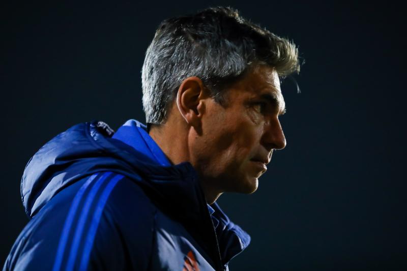 Mauricio Pellegrino tomó drástica decisión con el plantel de la U - Créditos: Agencia Uno