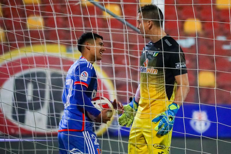 Así fue el duro cruce entre el Nacho González y Jeison Fuentealba - Créditos: Agencia Uno