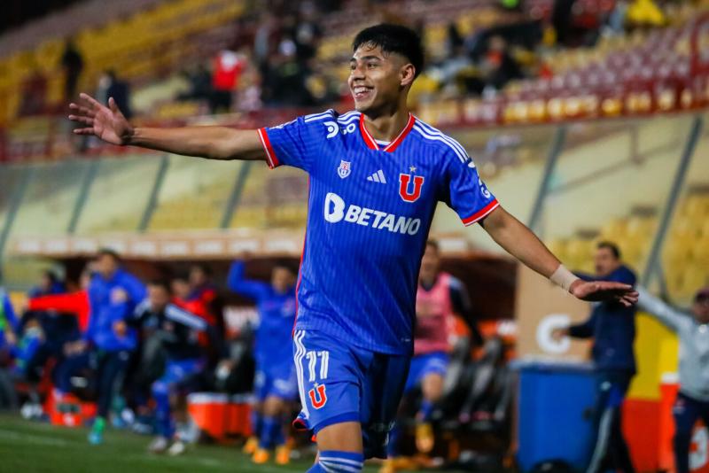 Darío Osorio dejó la U y arribó a Midtjylland de Dinamarca. Crédito: Agencia Uno.