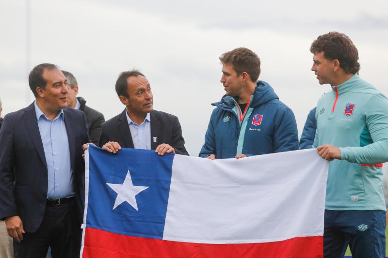 Los Cóndores recibieron la bandera de Chile que buscan llevar a lo más alto en el Mundial Francia 2023 - Créditos: Agencia UNO
