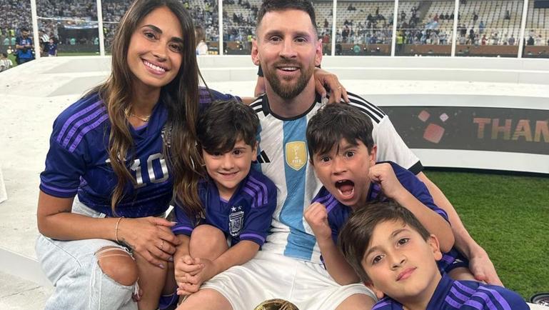 Lionel Messi y toda su familia - Créditos: Instagram