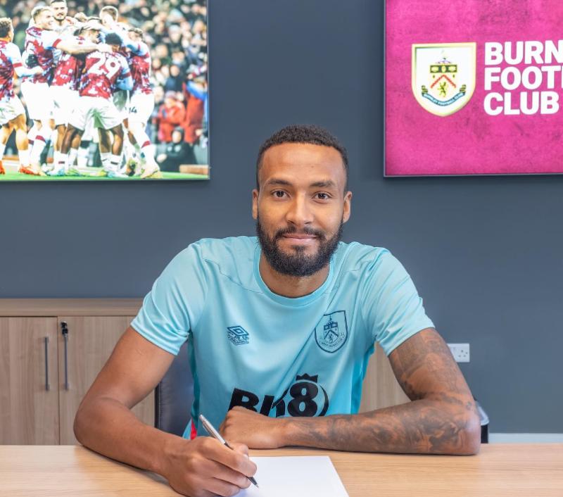 Arturo Vidal quiere a Lawrence Vigouroux en la Roja. Crédito: @lawrencev93