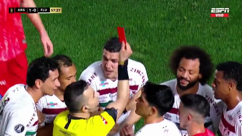 Marcelo fue expulsado por Piero Maza. Imagen: Pantallazo.