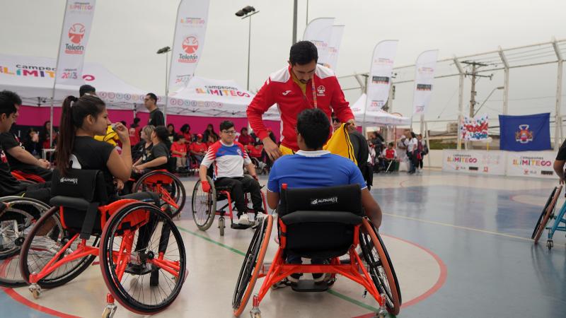 Para deportistas de la Teletón vivieron especial jornada - Créditos: Campeones sin Límites