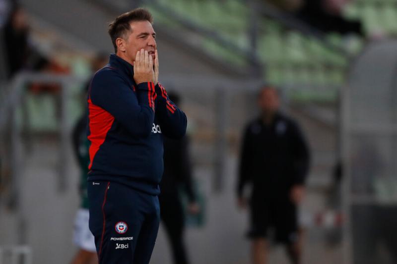 Eduardo Berizzo entregó la nómina para encarar un nuevo microciclo. Imagen: Photosport.