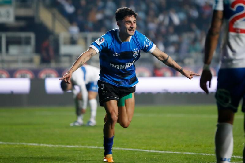 Javier Altamirano podría dejar Huachipato para partir a Argentina. Crédito: Photosport.