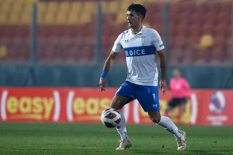 Ignacio Saavedra podría dejar la UC para partir a Ajax. Crédito: Photosport.
