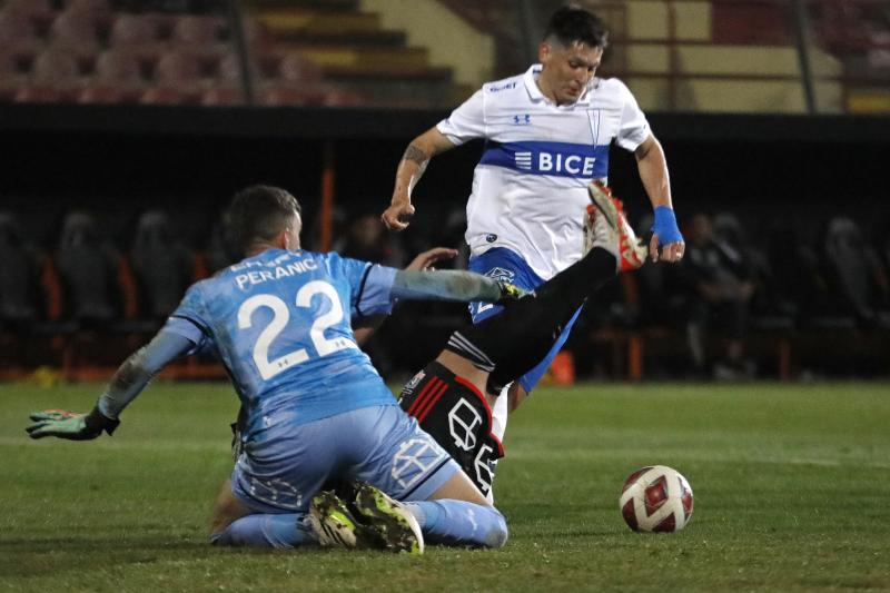 Gustavo Quinteros disparó contra el arbitraje por un penal no cobrado a Carlos Palacios - Photosport