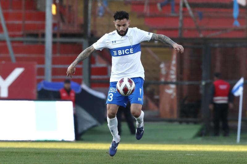 Eugenio Mena se retiró debido a una grave lesión ante Ñublense - Créditos: Photosport