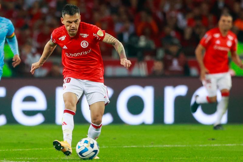 Charles Aránguiz clasificó a la semifinal de la Copa Libertadores con Inter de Porto Alegre - Créditos: Photosport