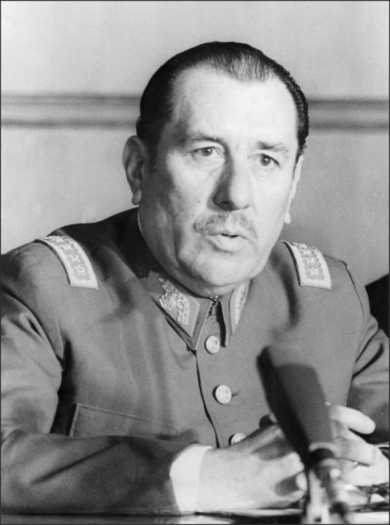 AFP - Excomandante en jefe del Ejército Carlos Prats