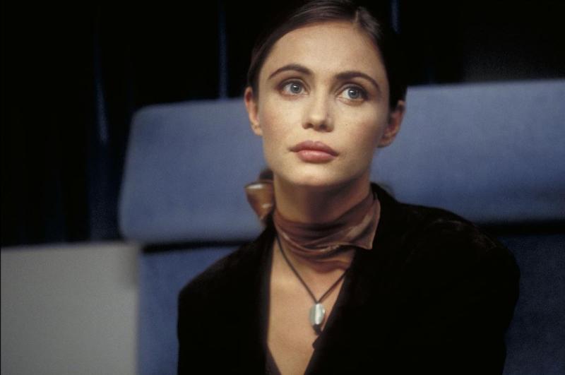 IMDb - Emmanuelle Beart en Misión Imposible (1996)