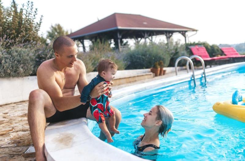 Instagram - Dejana Backo y Marko Nezic junto a su hija Lara