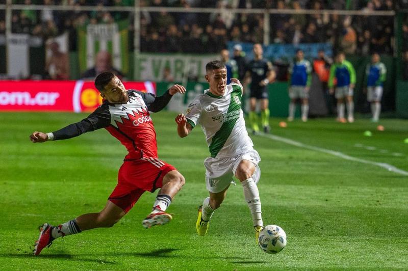 Gerónimo Rivera, la joya del fútbol argentino que puede jugar por la Roja - Crédito: Instagram