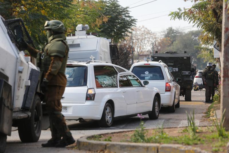 Agencia Uno - Funeral de alto riesgo, archivo