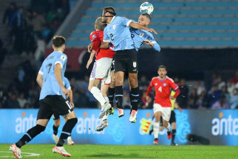 La Roja cayó 3-0 en Montevideo - Agencia Uno