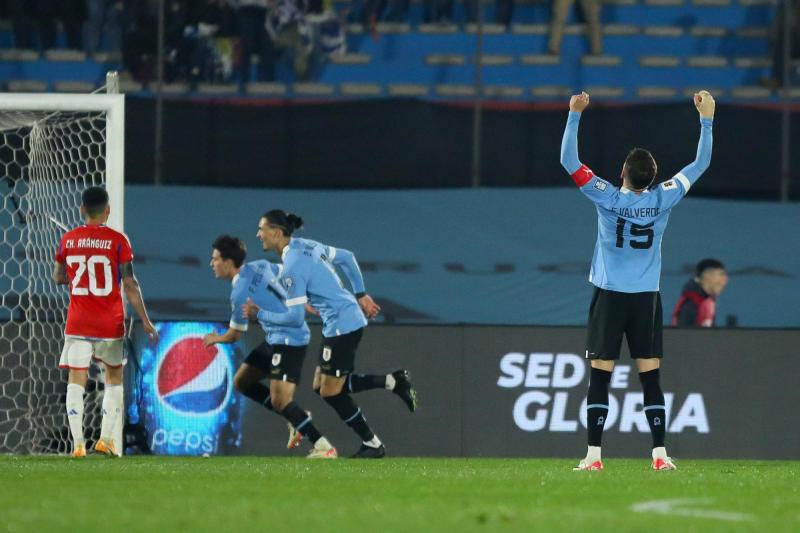 Agencia Uno - La Roja cayó ante Uruguay en el Estadio Centenario