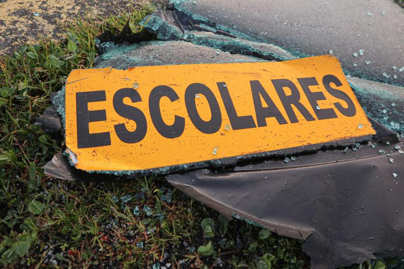 Agencia Uno - Accidente de tránsito entre furgón escolar y bus en Hualpén