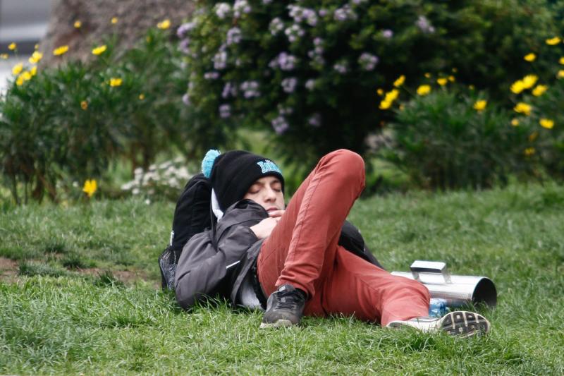 Agencia Uno - Agencia Uno - Competencia busca a participantes que permanezcan todo el día acostado