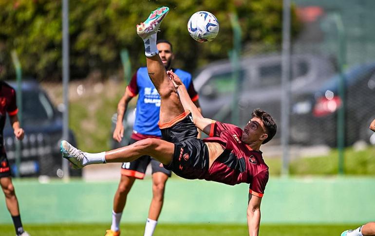 Diego Valencia sufrió duro golpe tras el cierre del mercado de fichajes. Crédito: @diegovalencia30