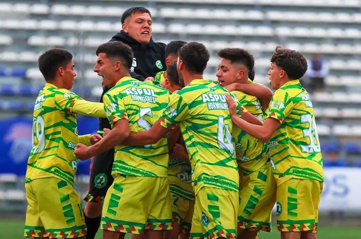 República Independiente de Hualqui no se presentará a jugar ante Lota Schwager en la Tercera División B. Crédito: @rihualqui