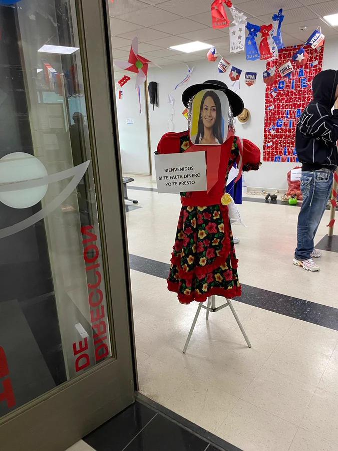 Twitter - La foto de Camila Polizzi en el Departamento de Tránsito de Talcahuano