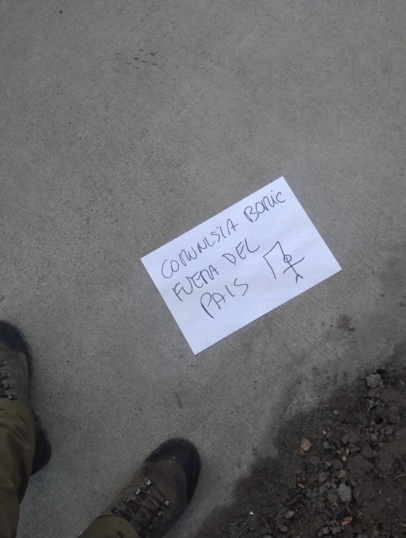 X - Presidente Boric denuncia lanzamiento de panfletos en su contra