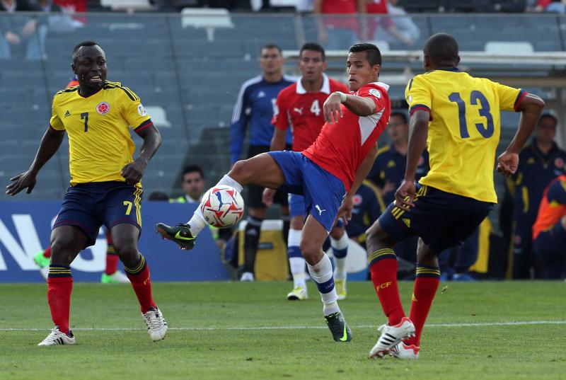 La Roja sufrió su primera derrota en el Estadio Monumental ante la selección de Colombia en el año 2012. / Photosport