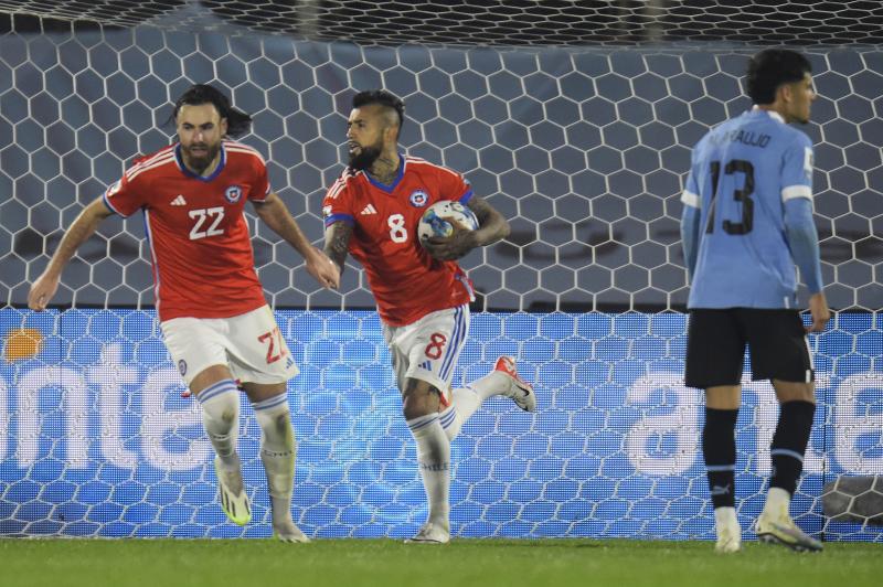 Arturo Vidal anotó el descuento de la Roja en el debut en las Eliminatorias - Créditos: Photosport