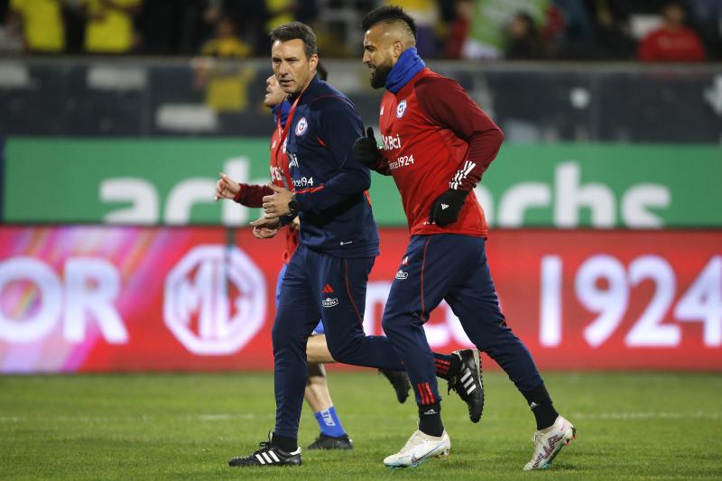 El rostro de dolor de Arturo Vidal encendió las alarmas en la Roja - Créditos: Photosport