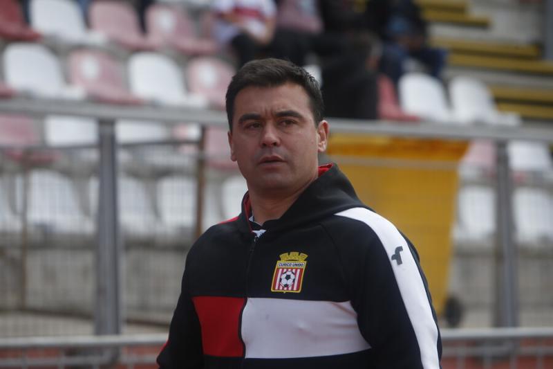 Miguel Riffo reemplazará a Juan José Ribera en Curicó Unido. Crédito: Photosport.