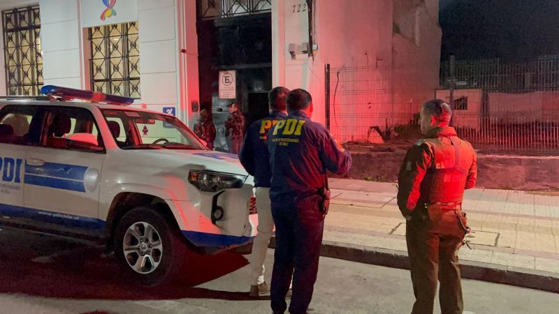 T13 - Policía de Investigaciones tras intento de robo en banco en Talca.