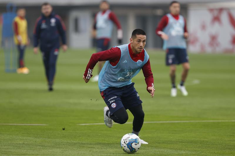 Juan Delgado es una de las grandes dudas de Eduardo Berizzo - Crédito: La Roja