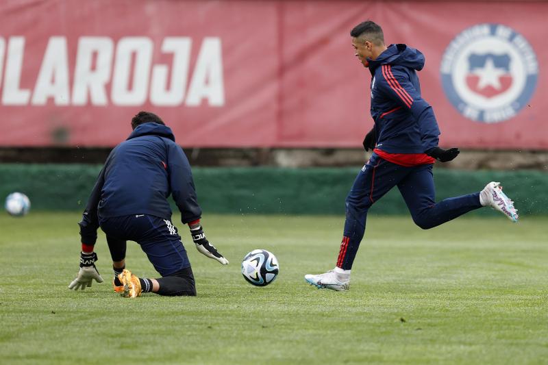 Alexis Sánchez volvió a los entrenamientos en la Roja tras la derrota frente a Uruguay. (Carlos Parra | Comunicaciones FFCh)