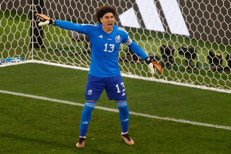 Guillermo Ochoa recibió duras críticas en México. Crédito: Photosport.