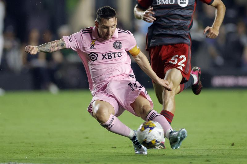 Lionel Messi se retiró del duelo entre Inter Miami y Toronto por lesión - Crédito: AFP