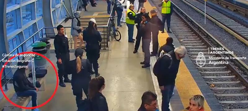 Detienen a hombre con muletas por agresión sexual