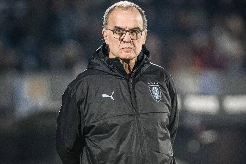 Marcelo Bielsa hará su debut en Eliminatorias frente a la Roja.