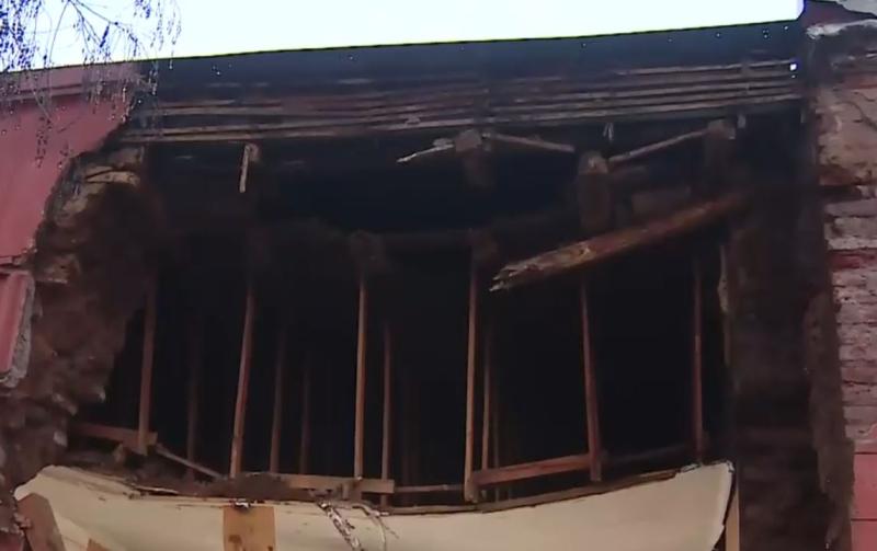 Derrumbe de muro en Santiago por lluvia - T13