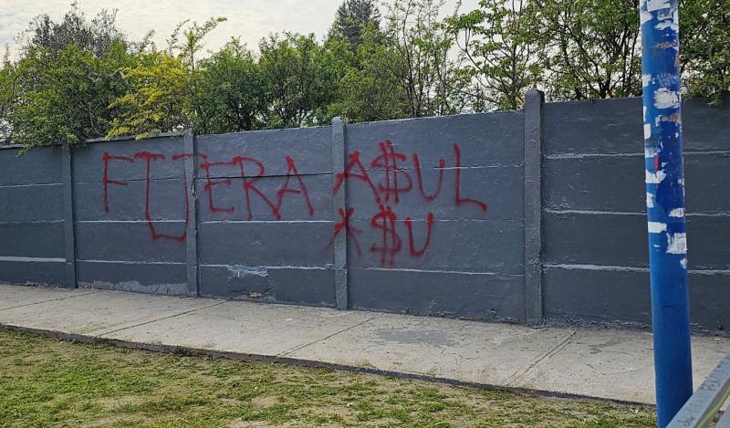 Hinchas de la U se manifestaron contra Azul Azul - Créditos: ADN Radio