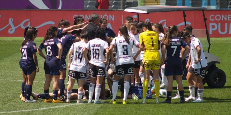 Catalina Figueroa se desmayó en pleno clásico entre Colo Colo y la UC - Créditos: Twitter @ignaciozepeda_7