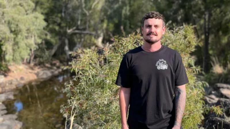 GoFundMe - Unplash y GoFundMe - Hombre fue a cortarse el pelo y descubrió que le quedaban seis meses de vida