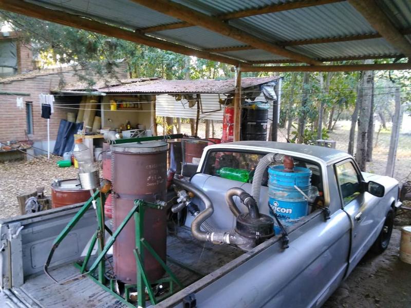 Instagram - Auto a basura y agua
