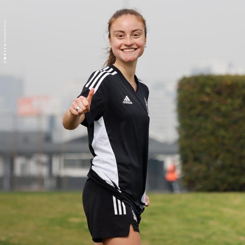 Antonia Alarcón, futbolista del Cacique - Créditos: Colo Colo.