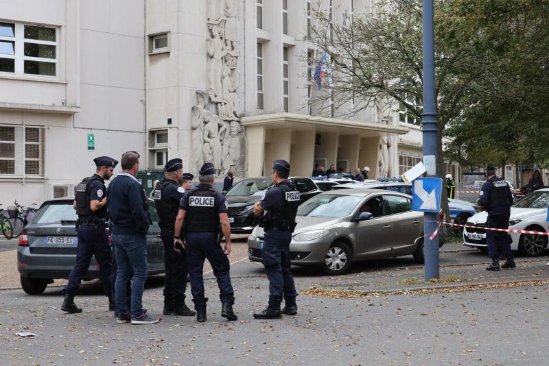 AFP - Ataque a profesor en Francia