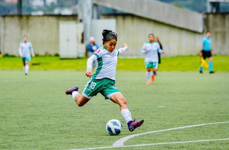 Deportes Puerto Montt descendió a la segunda categoría del fútbol femenino. Imagen: Instagram.