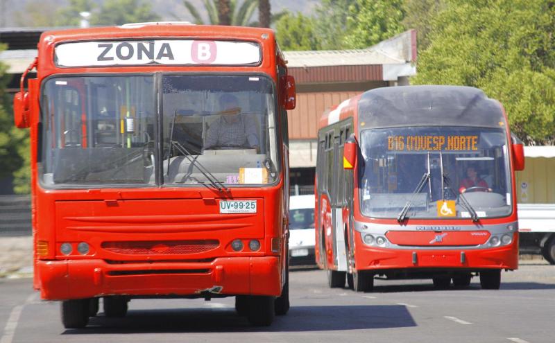 Agencia Uno - Los buses alimentadores del plan Transantiago
