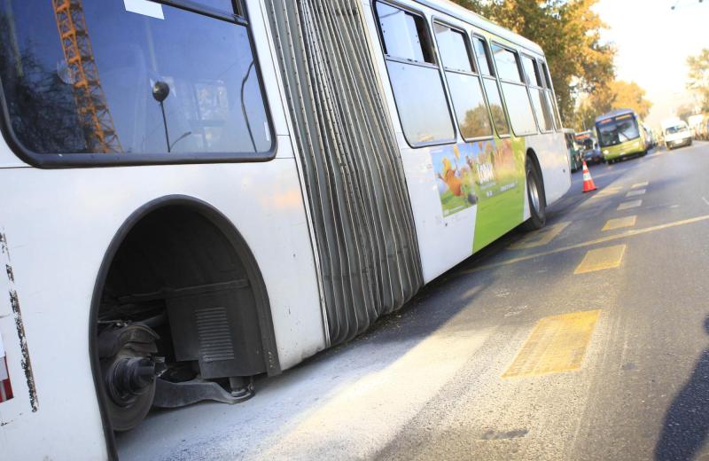 Agencia Uno - Los recordados buses "oruga" del Transantiago